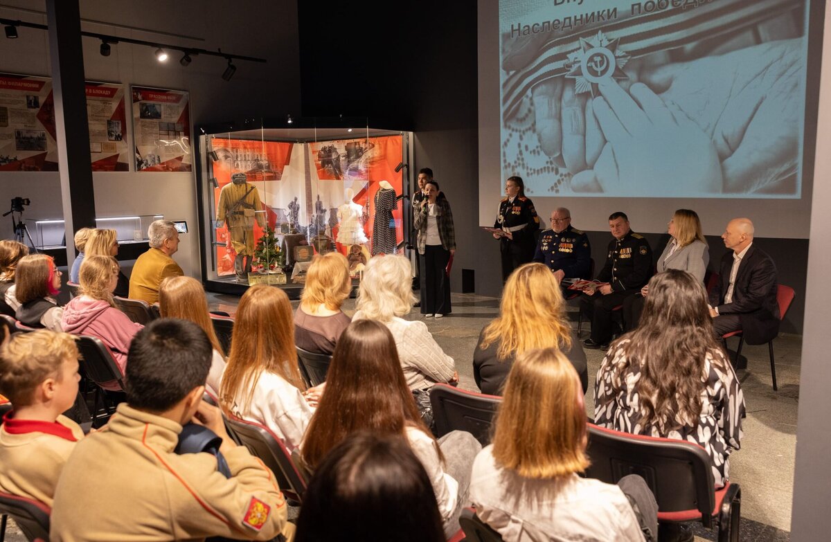 буклет читающий ребенок-читающая нация. анализ по читающей школе. конкурс школа читает. читающая школа эмблема. читающая школа.