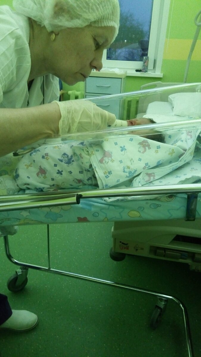 врач и ребенок. врач и ребенок. костюм врача для девочки. медсестра. врач и пациент ребенок.