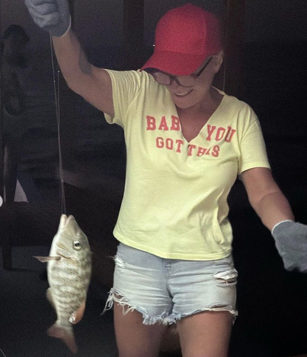 Бурлаки на волге рыбинск репин. Размышления у парадного подъезда н. Некрасов размышления у парадного подъезда. Создал песню подобную стону. Размышляя у парадного подъезда некрасов.