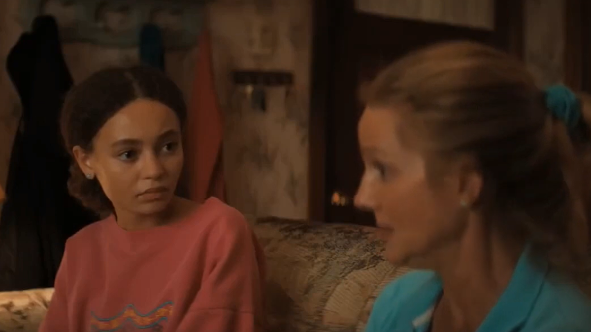 солнечный берег мама и дочь