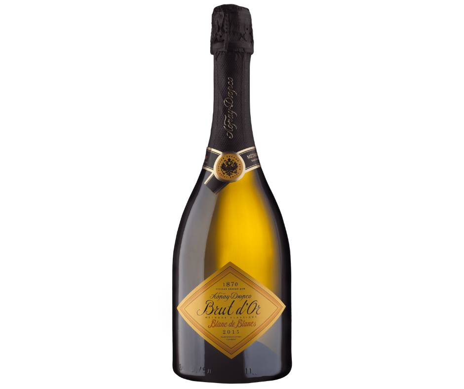 я пью шампанское вино. я пью шампанское вино. я пью шампанское вино. с днем рождения бокал вина. девушки выпивают.