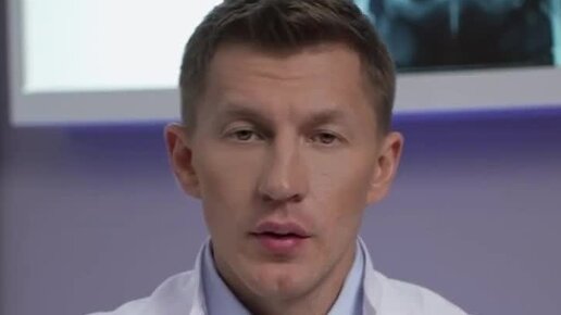 Кровать для буйных больных. Врач и больной на койке живот. Надо ложиться на операцию. Как правильно лежать. Госпитализация иллюстрация.