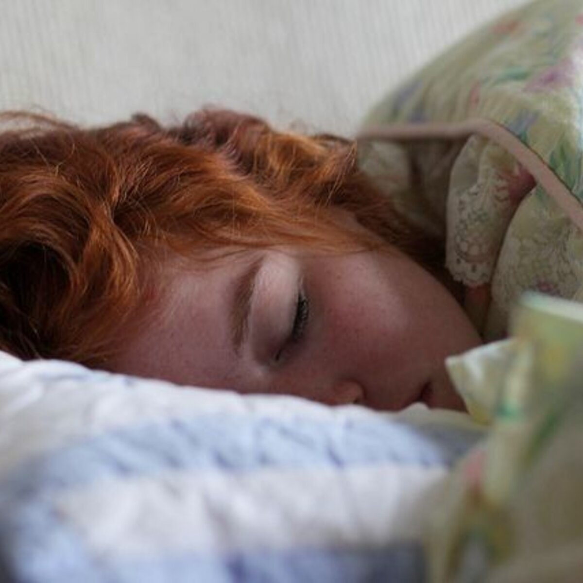 Привет я алиса. Алиса я имел ввиду. Алиса я имел ввиду. Поразговаривать с алисой. Алиса я имел ввиду.