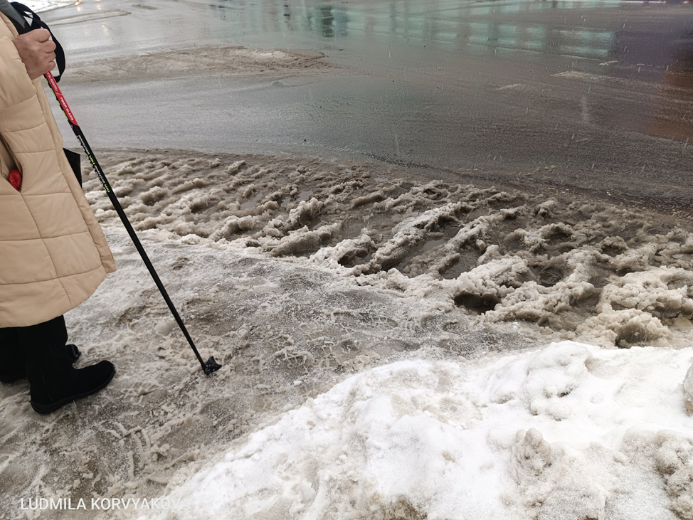 картинки зима где снег идет. снег пошел видела. снег пошел видела. снег за окном. к чему снятся сугробы снега.