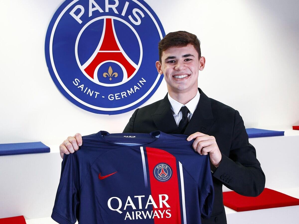 Хави испанский футболист барселона. Барселона сельта. «барселона» «атлетик» из бильбао. Гави фк барселона. Маатсен барселона 2021.