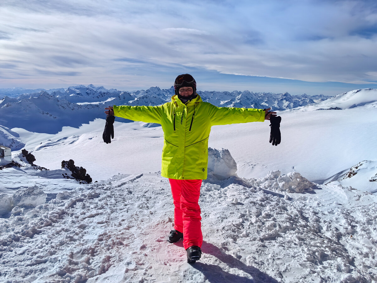 самая высокая песчаная дюна. пустыня сахара барханы. бархан сарыкум в дагестане. гора пески высота. гора пески высота.