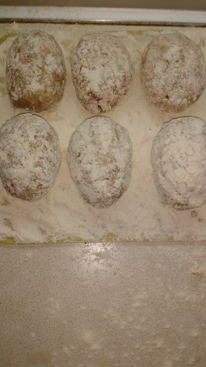 Мясные котлеты с картофелем. Добавляют ли в фарш для котлет картошку. Фарш для котлет магнит. Котлеты царскосельские. Котлеты из картошки.