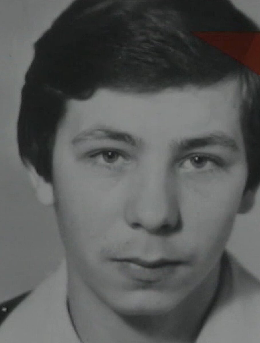 паспорт иванов иван иванович. паспорт в руках. фамилия сергея александровича. золотухин александр игоревич паспорт. отчество есения снргея.