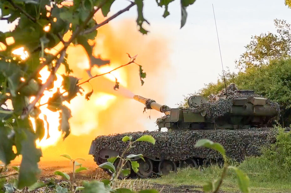 Боевая работа экипажа танка Т-80БВ Западного военного округа в зоне проведения СВО. Фото: Пресс-служба Минобороны РФ/ТАСС