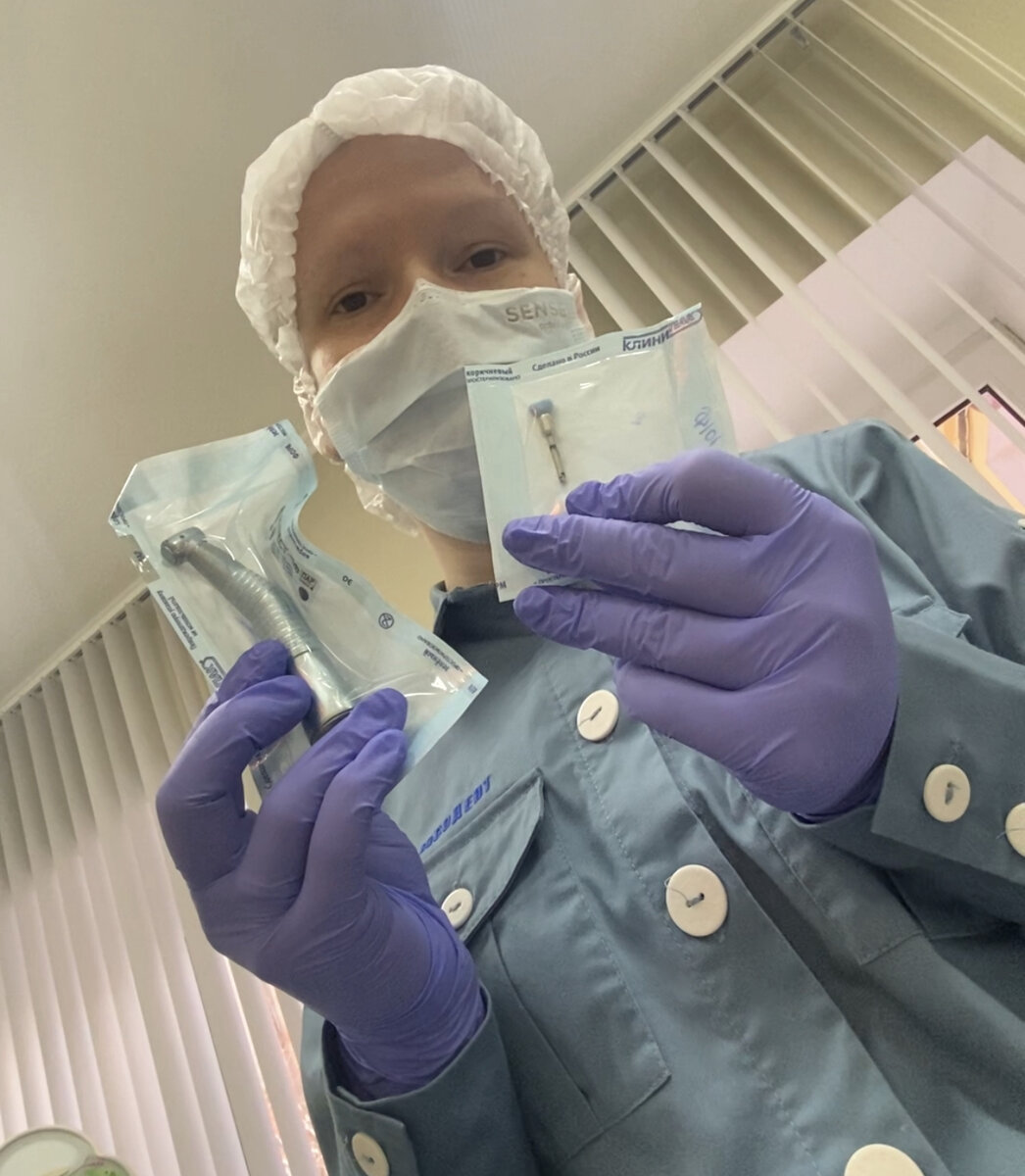 Трактор зубки в ротике. Дети без передних зубов. Маленький ребенок с зубами. Синий трактор мультяшка познавашка. Красивые зубы у детей.