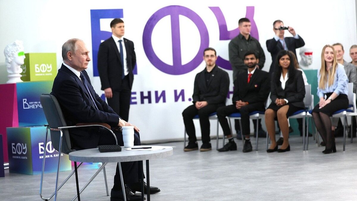    Президентские стипендии для студентов увеличат до 30 тысяч рублей Фото опубликовано на сайте: kremlin.ru