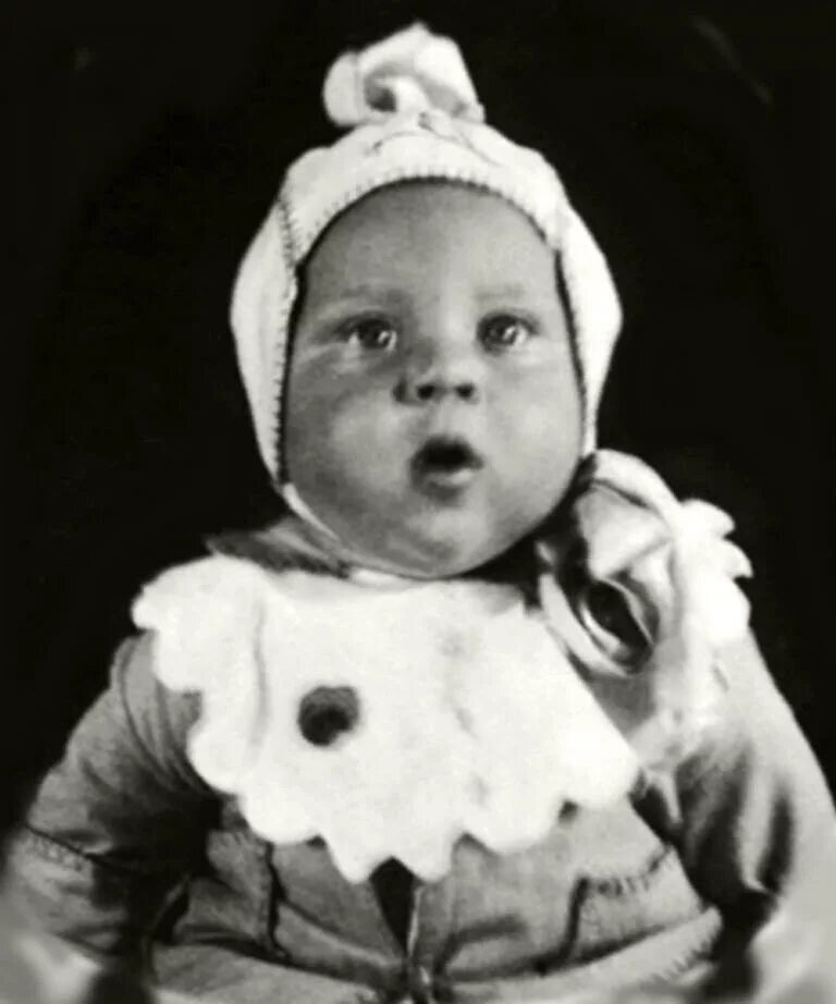 Владимир Высоцкий в детстве 