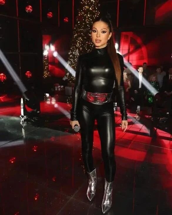 новогодний концерт на 1 канале 2022. андрей малахов голубой огонек 2022. новогодний концерт 2022 на первом. танцы елка муз тв 2022. новогодний концерт 2022 на первом.