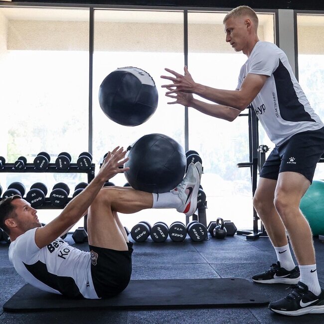 Фрагмент из тренировки в зале. Источник: https://sun3-4.userapi.com/impf/VvoMnm5UTtHQAv5zAPnuuIx3qXwB19uI_UUR0Q/Xi7SzjT86KQ.jpg?size=1440x1440&amp;quality=95&amp;sign=cebde7b7b74582a39c27343e421a57fc&amp;type=album