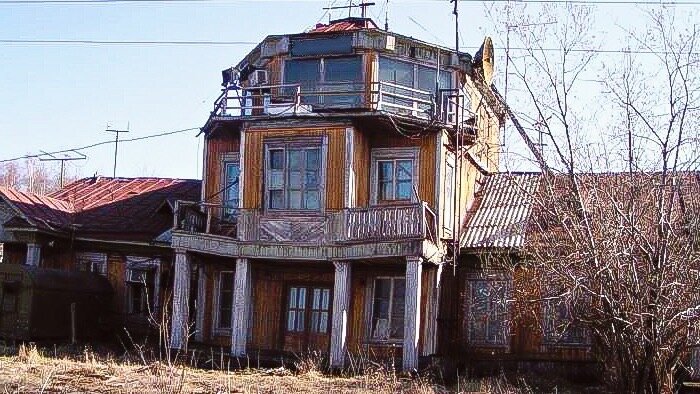 Здание аэровокзала в Нюрбе было возведено в далёкие 1930-е в период раннего освоения природных ресурсов Дальнего Востока 