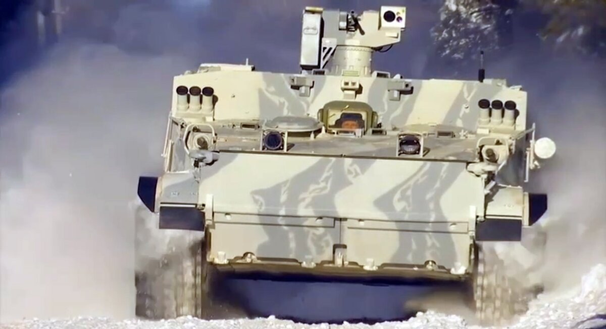 "Арктическая" версия бронетранспортера БТ-3Ф на испытаниях, стоп-кадр из видеосюжета