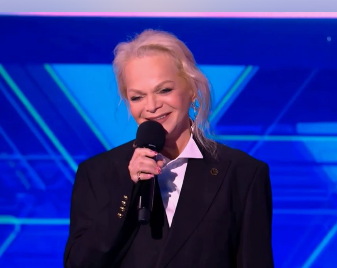 Алиса в стране чудес персонажи. Долина в шоу аватар. Шоу аватар человек амфибия. Долина в шоу аватар. Лариса долина сейчас.