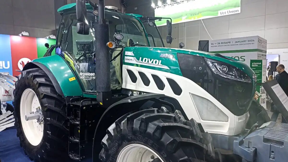 Фото: © Артём Борисов / Glavpahar.ru Внешний вид трактора Lovol P7240