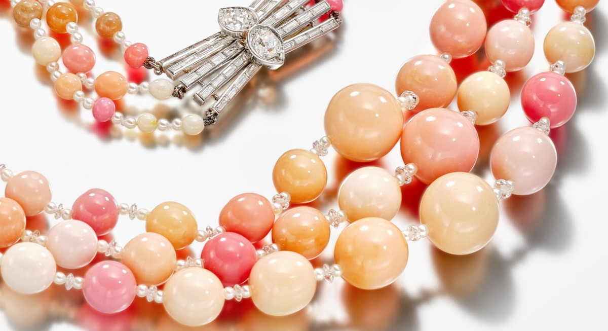 Комплект украшений из жемчуга. Жемчуг бусы серьги. Украшения с жемчугом. Жемчуг бусы серьги. Жемчужные бусы.