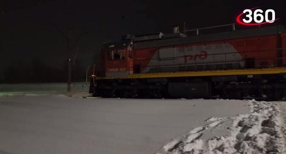 Решение задач на длину поезда. Задачи на движение поезда. Поезд движется по прямому участку пути. Поезд движется по прямому участку пути. По двум параллельным железнодорожным путям.