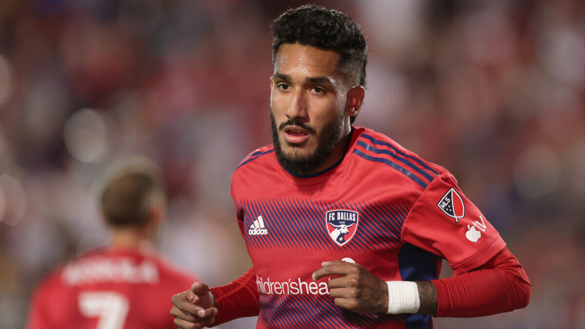 трансферные слухи рфпл 2023 2024 зима. трансферные слухи рфпл 2023 2024 зима. трансферы зенита зима 2021. чистяков фк зенит. чистякова агент.