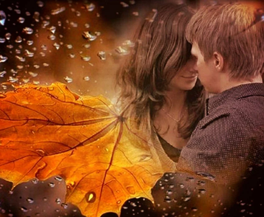 Песня ты оглянись он где то. Осенняя любовь. Мужчина и женщина осень. Осеннее расставание. Осень любовь.
