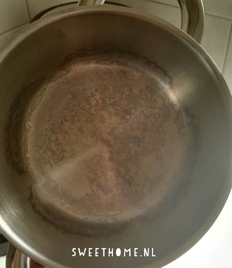 Дно кастрюли в побежалостях