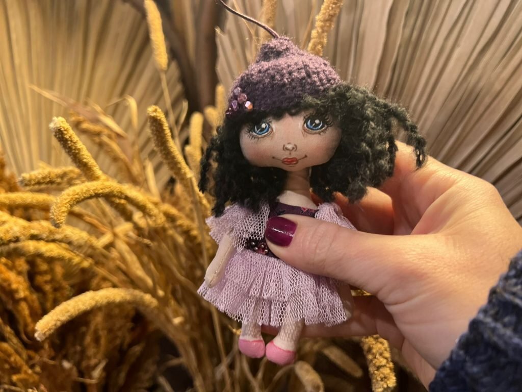 Как сшить маленькую куклу