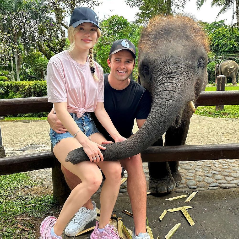 Какой выбор делает гринев. Сравнительная характеристика гринева и швабрина. Становление личности гринева таблица. Какой выбор делает гринев. Какой выбор делает гринев.