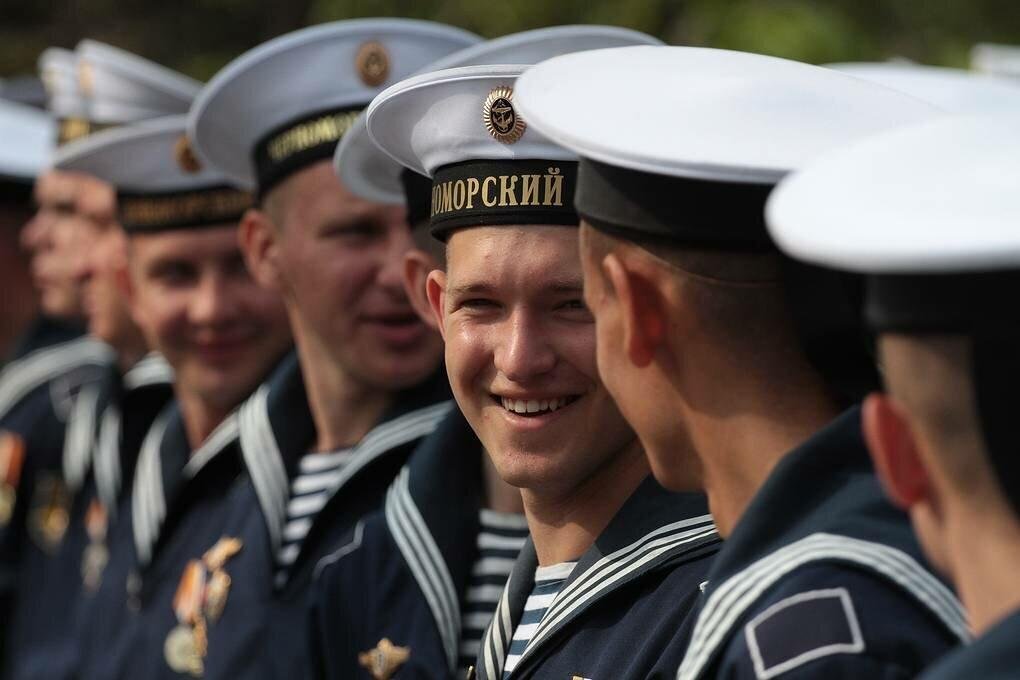 Сколько служат в вмф по призыву. Матрос Черноморского флота. Моряки Черноморского флота. Офицеры Черноморского флота. Служба в военно морском флоте.