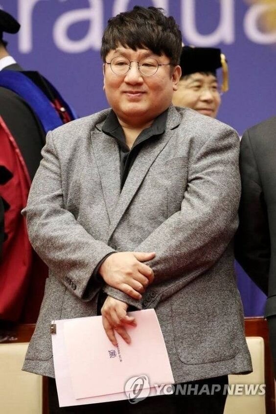 Шихёка огорчили обвинения и он решил дать бантанам отпуск. Но как это сделать, если они не хотят ... как сделать ... (продолжение в фото ниже)