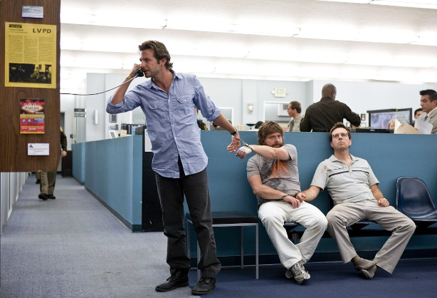 Кaдp: фильм «Мaльчишник в Вегaсе»