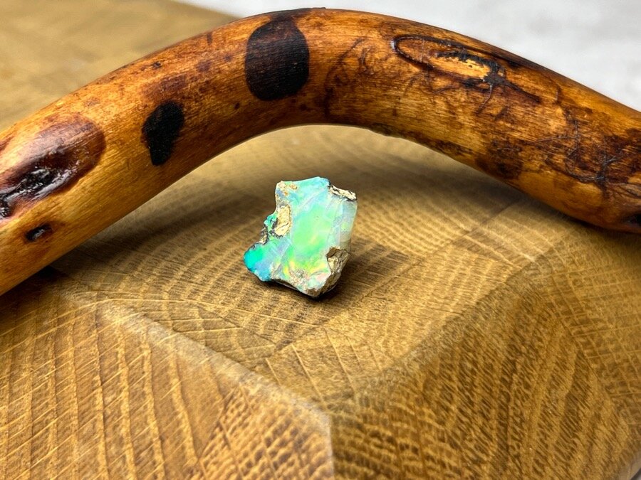 Образец благородного опала из Эфиопии