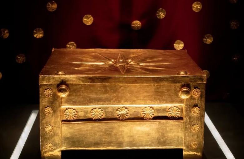 археологи на раскопках. раскопки гробницы ивана грозного. археологи нашли сохранившийся. таримские мумии раскопки. археологи нашли сохранившийся.