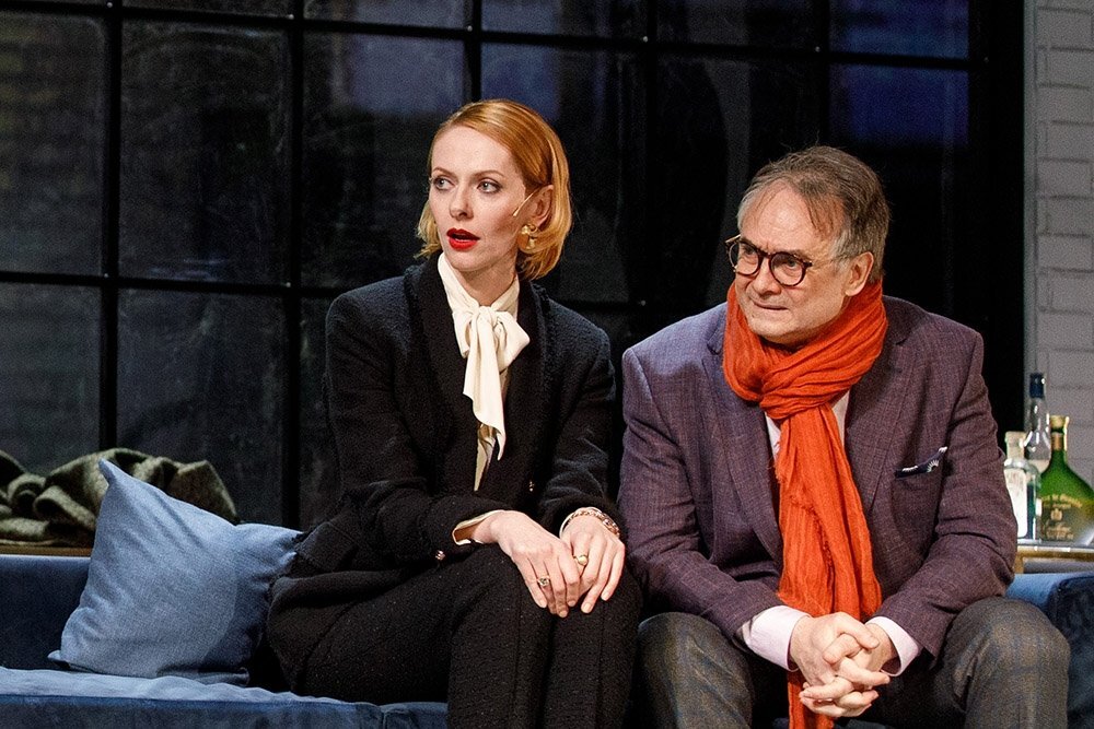 Чрезмерно эмоциональный человек. Беспокойство ребенка. Маленький волнующийся человек. Ребенок орет. Ребенок волнуется.