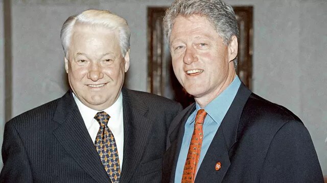 © РИА Новости / Владимир Родионов 
Встреча Б.Ельцина и Б.Клинтона в Бирмингеме. Архивное фото