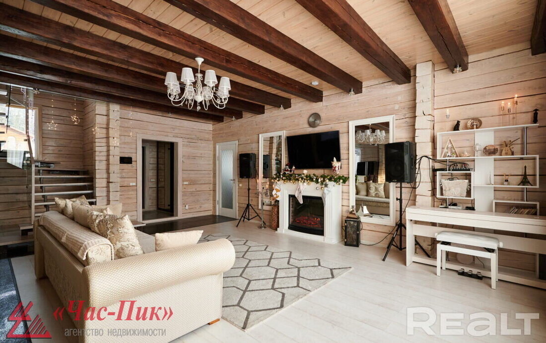 Комната без комплексов. Балки в интерьере спальни. Маленькая спальня без окна. Спальня обычная. Комната без комплексов.