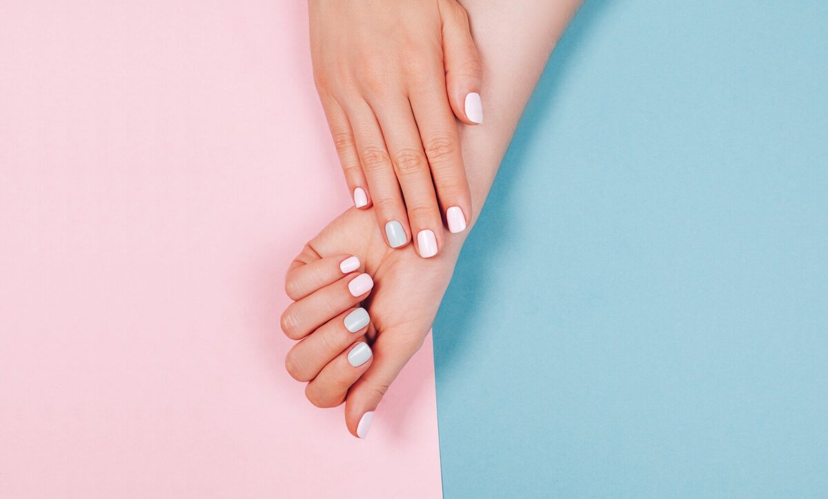 Ногти - это не только украшение наших рук, но и важный индикатор нашего здоровья. В этой статье мы рассмотрим ключевые факторы, влияющие на здоровье ногтей, и дадим вам экспертные советы и рекомендации для достижения идеального состояния ногтей. 
