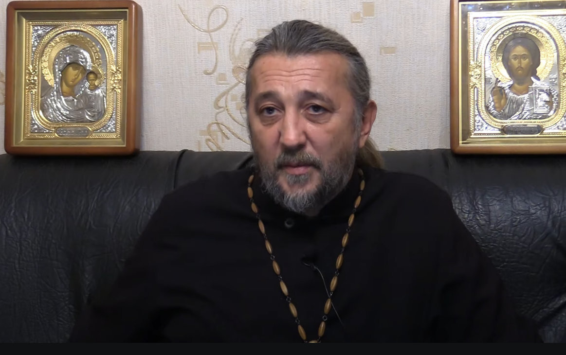 Стихи о священниках. Сообщение о священнике. Монахи валаамского монастыря постриг. Целибат в православии и католичестве. Что значит священник.