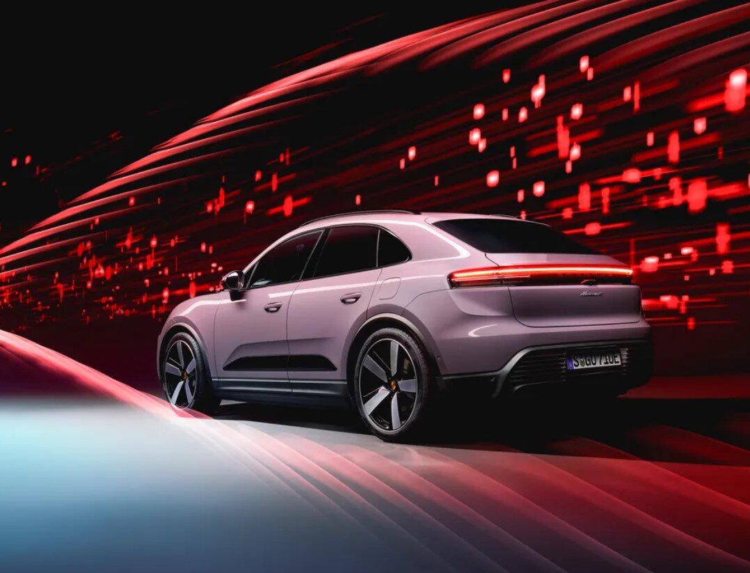    Porsche выпустила электрокроссовер Macan со сверхбыстрой зарядкой