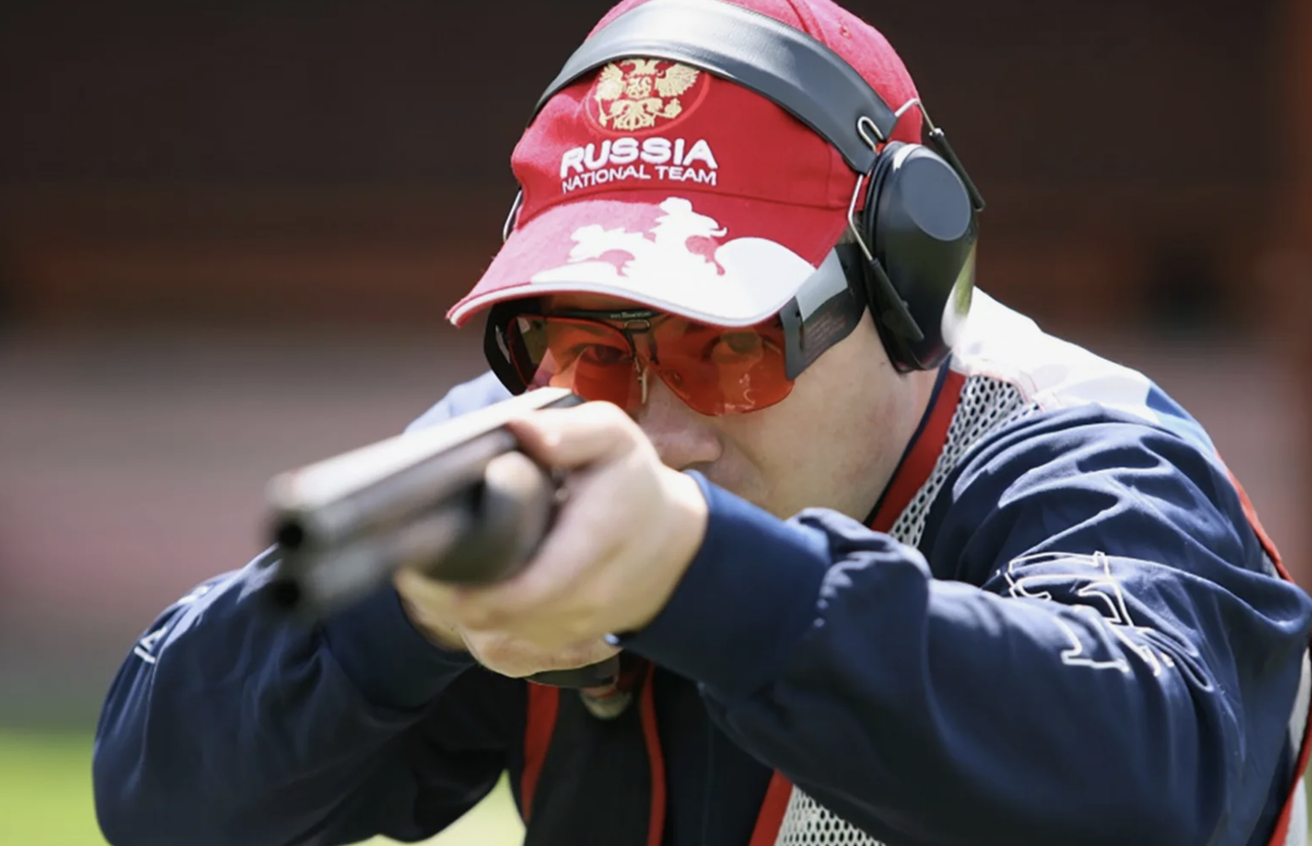 стрельба. учебная стрельба в тире. тир пистолет. практическая стрельба ружье. стрелковый тир лабиринт в москве.