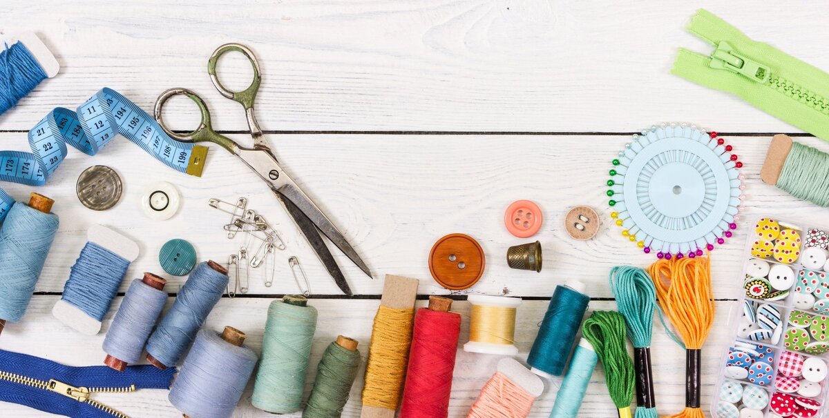 Фото отсюда https://fikiwiki.com/uploads/posts/2022-02/1644979963_33-fikiwiki-com-p-kartinki-shveinie-prinadlezhnosti-39.jpg