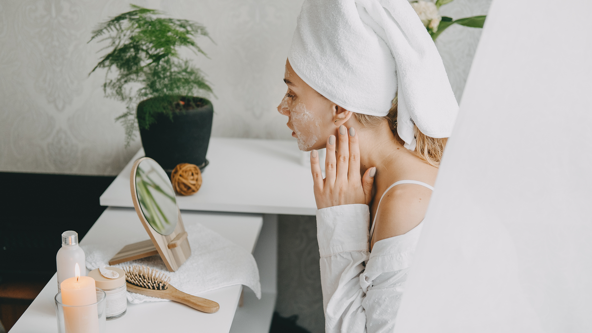 My morning face. Утренние процедуры. Утренние процедуры для лица. Девушка умывает лицо. Умывается утром