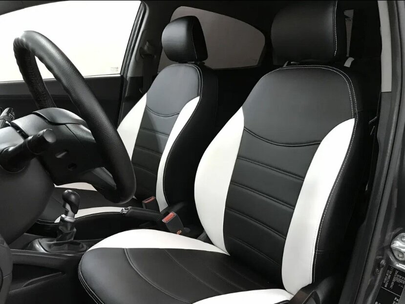 При прикосновении к чехлам из экокожи можно получить приятные ощущения. Они отличаются своей мягкостью и упругостью
Отсутствуют посторонние запахи, не появляется аллергия при долгих поездках на таких чехлах
Широкая гамма цветов и возможность выбрать различные комбинации элементов отделки, позволяет придать салону автомобиля уникальный дизайн и богатый внешний вид
Выступают в роли защитных элементов. Чехлы практически не впитывают влагу, не прожигаются случайным угольком от сигарет, если вовремя все убрать с поверхности
Эксплуатационные свойства позволяют долгое время использовать чехлы из экокожи. По своим качествам иногда они превосходят накидки из натуральной кожи
Не требуют специального и дорогостоящего ухода. Достаточно все протирать влажной тряпкой
Если соблюдать технологию установки, то чехлы из экокожи будут плотно прилегать к заводским материалам
Прекрасно противостоят прямым солнечным лучам, не выгорают на солнце
Небольшая цена, в отличие от чехлов из кожи.