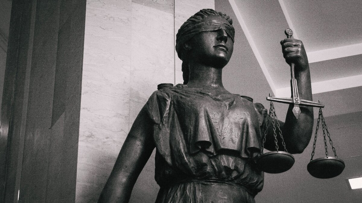     Уже первого февраля решится судьба одиозного «правозащитника» Максима Чихунова, прославившегося на всё Приморье «расстрелом» дома в центре Владивостока. До судного дня ещё почти неделя, а жители региона уже «вынесли» ему свой приговор.