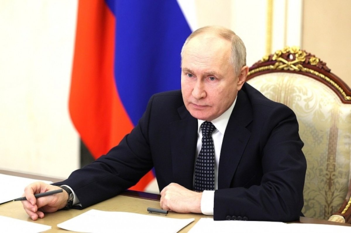    Путин поручил перечислять выплаты семьям погибших в СВО в течение 3 месяцев