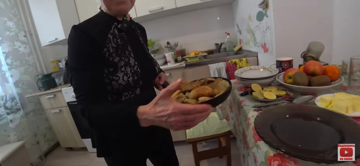 в доме том любимый мною живет. диана денгель картины. влюбленные гуляют по городу. уединение с природой. возвращайтесь стихотворение.