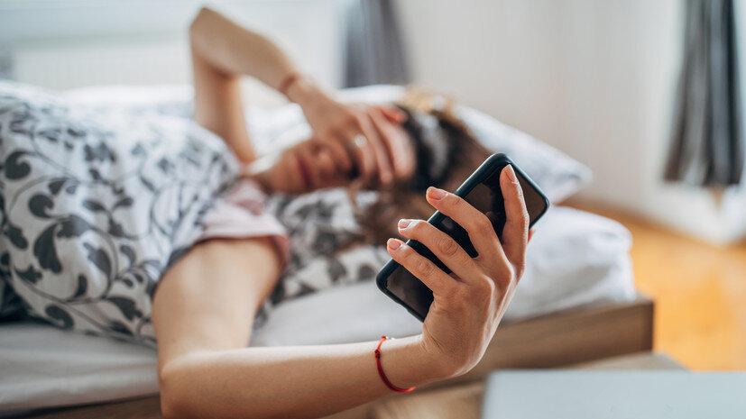 поставить будильник. будильник на 6 часов. поставь будильник 18. поставь будильник 18. часы на руке.