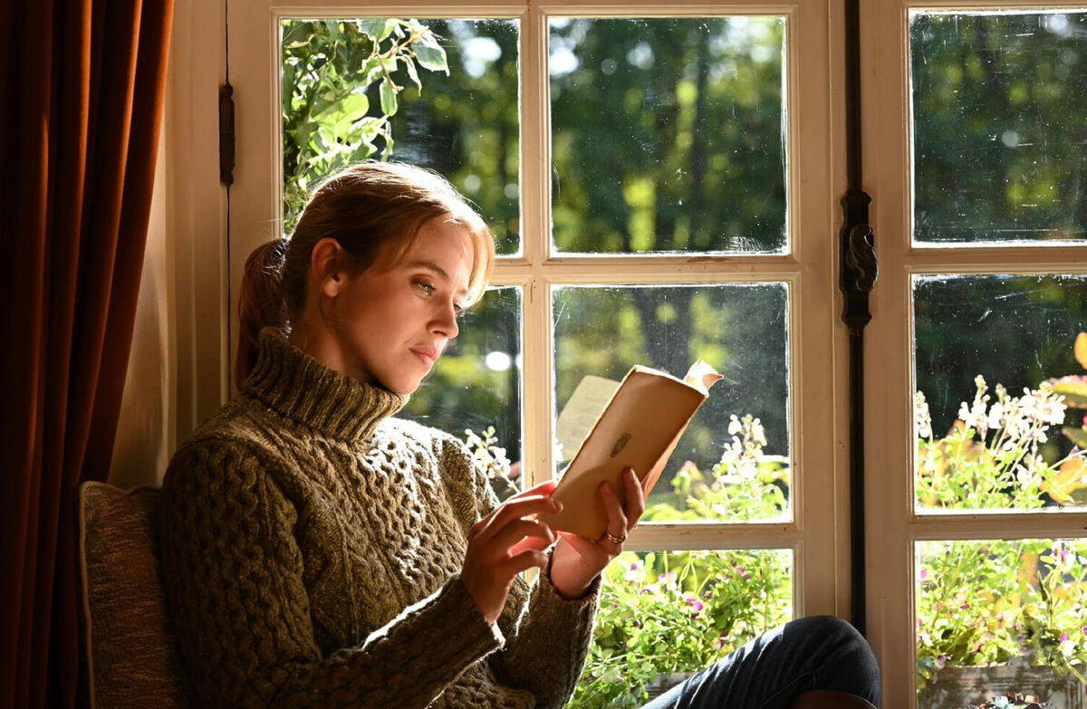 Кадр из фильма "Великая Ирония"