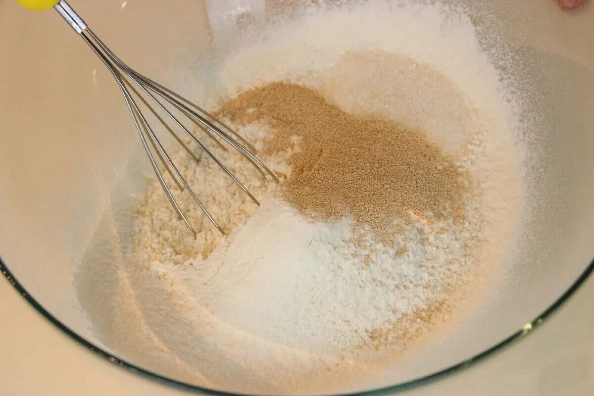 Замешиваем тесто